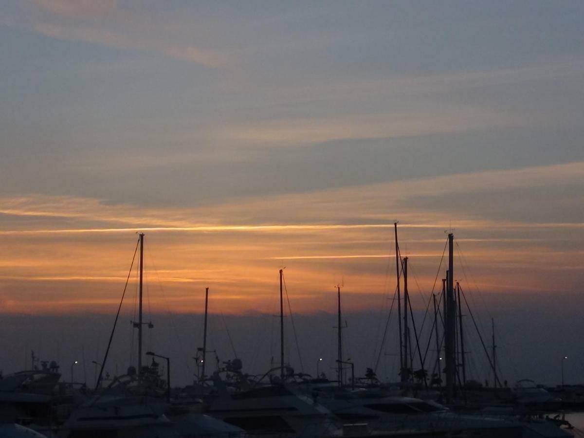 Sunset Sea View Apartment Athén Kültér fotó
